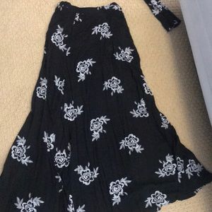 Maxi skirt with matching tie top